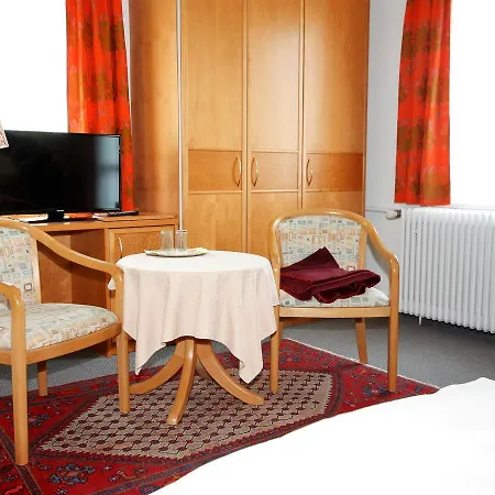 Hotel Kuhler Brunnen Mit Gastehaus *