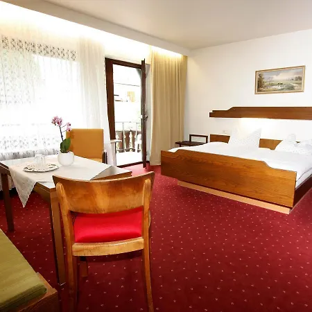 Hotel Kuhler Brunnen Mit Gastehaus Bad Herrenalb